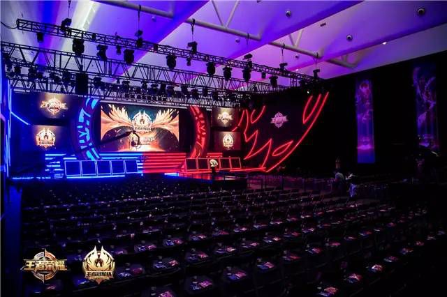  足球电竞跨界联动，虚拟竞技引爆新热度  