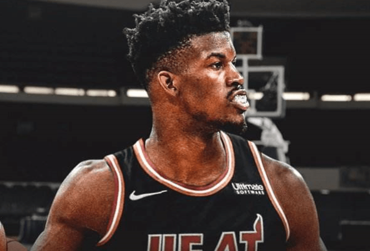  热火巴特勒强硬突破造犯规罚球制胜