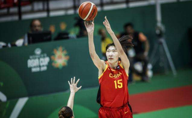  中国女篮热身赛，大比分击败澳大利亚练兵