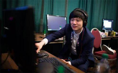  电竞解说金句频出，激情呐喊点燃观众热血  