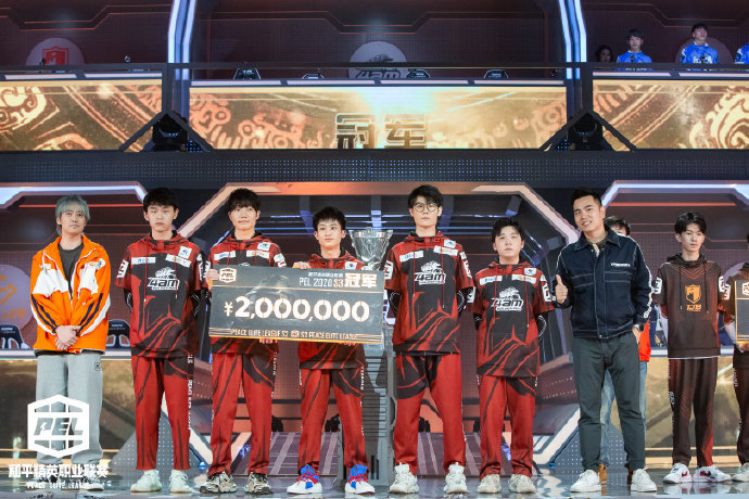  和平精英PEL联赛战火重燃，新生代选手崭露头角  